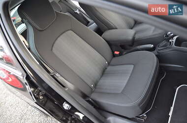 Хэтчбек Renault Zoe 2019 в 