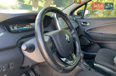 Хэтчбек Renault Zoe 2017 в 