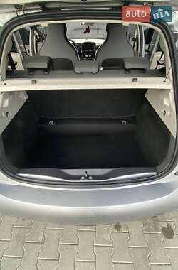 Хэтчбек Renault Zoe 2015 в 