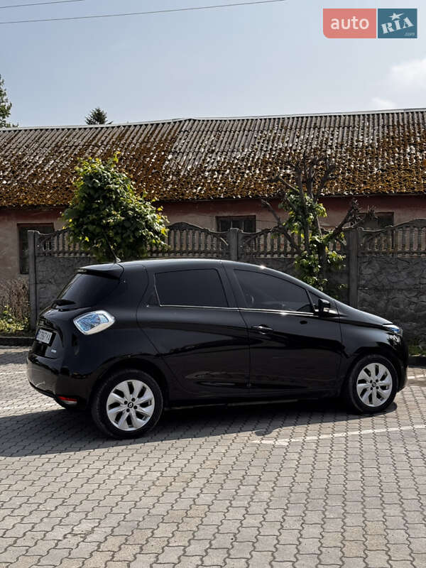 Хэтчбек Renault Zoe 2017 в Городке
