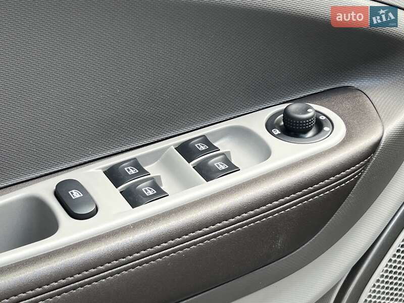 Хэтчбек Renault Zoe 2018 в Полтаве фото 9 Хэтчбек Renault Zoe 2018 в Полтаве