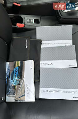 Хэтчбек Renault Zoe 2021 в 