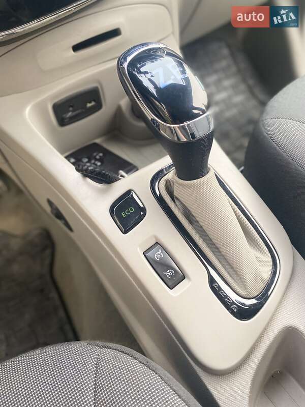 Хэтчбек Renault Zoe 2015 в Шептицькому