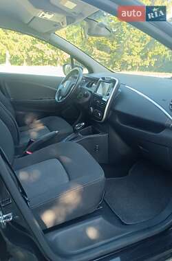 Хэтчбек Renault Zoe 2017 в 