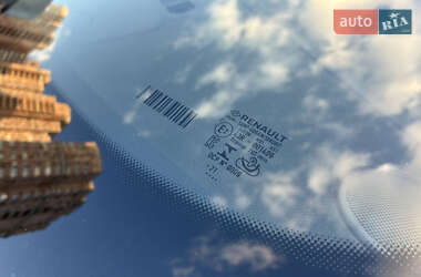 Хэтчбек Renault Zoe 2021 в 