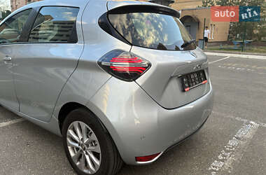Хэтчбек Renault Zoe 2021 в 