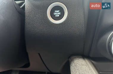 Хэтчбек Renault Zoe 2021 в 