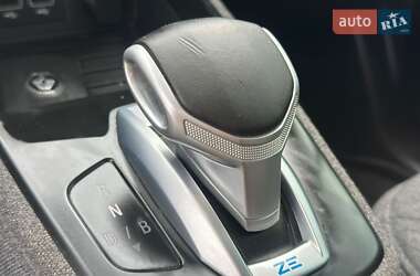 Хэтчбек Renault Zoe 2022 в 