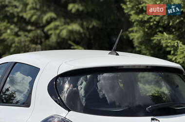 Хэтчбек Renault Zoe 2019 в 
