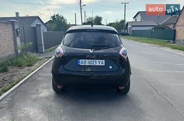 Хэтчбек Renault Zoe 2015 в 