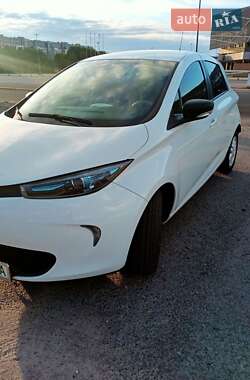 Хэтчбек Renault Zoe 2018 в 