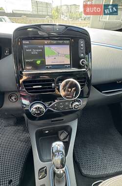 Хэтчбек Renault Zoe 2017 в 