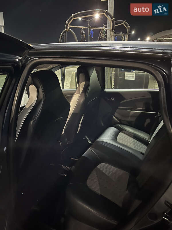 Хэтчбек Renault Zoe 2020 в Мукачево