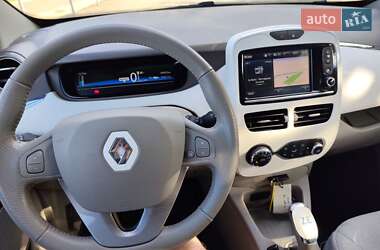 Хэтчбек Renault Zoe 2017 в 