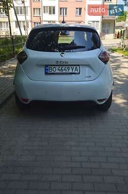 Хэтчбек Renault Zoe 2021 в 