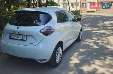 Хэтчбек Renault Zoe 2021 в 