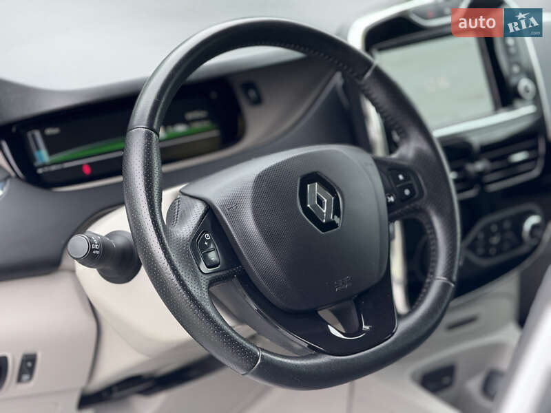 Хэтчбек Renault Zoe 2016 в Дубно