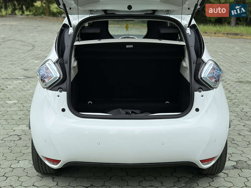 Хэтчбек Renault Zoe 2016 в Дубно