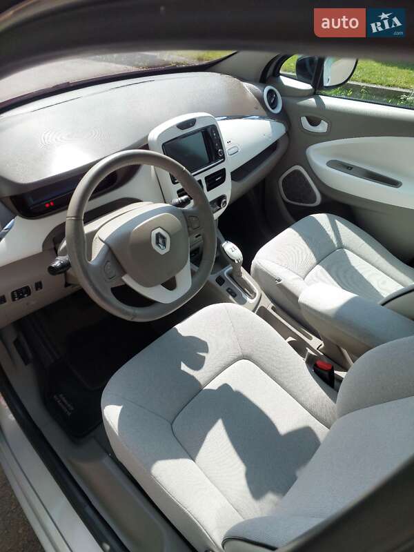 Хетчбек Renault Zoe 2015 в Рівному фото 7 Хетчбек Renault Zoe 2015 в Рівному