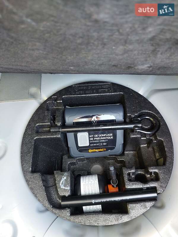 Хетчбек Renault Zoe 2015 в Рівному фото 21 Хетчбек Renault Zoe 2015 в Рівному