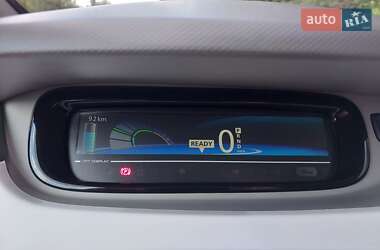 Хэтчбек Renault Zoe 2015 в 