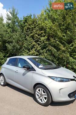 Хэтчбек Renault Zoe 2015 в 