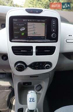 Хэтчбек Renault Zoe 2015 в 