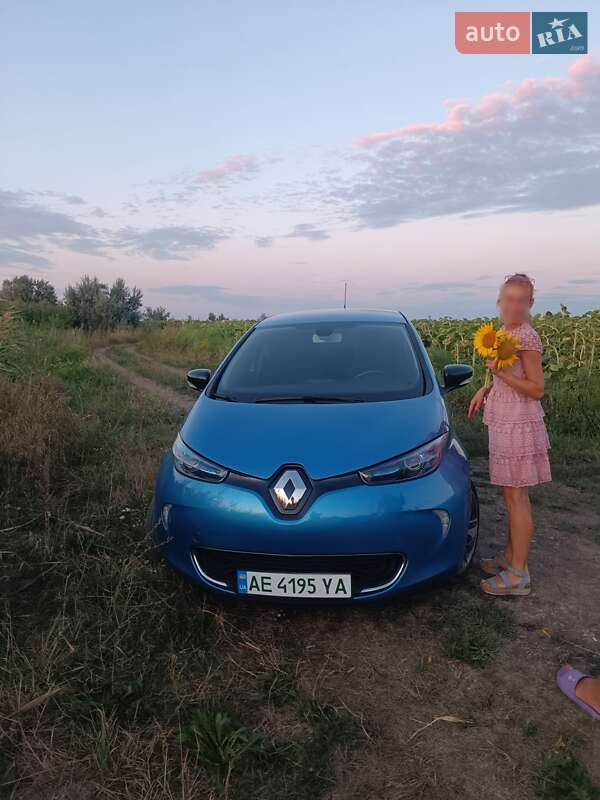 Хэтчбек Renault Zoe 2016 в Днепре фото 12 Хэтчбек Renault Zoe 2016 в Днепре