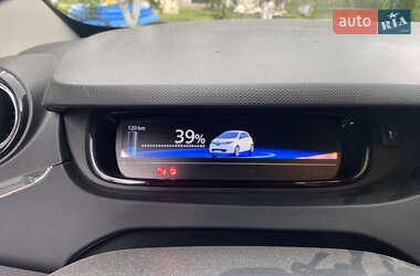 Хэтчбек Renault Zoe 2018 в 