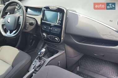 Хэтчбек Renault Zoe 2017 в 