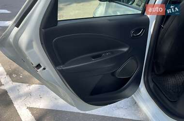 Хэтчбек Renault Zoe 2017 в 