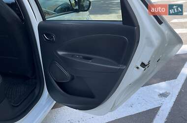 Хэтчбек Renault Zoe 2017 в 