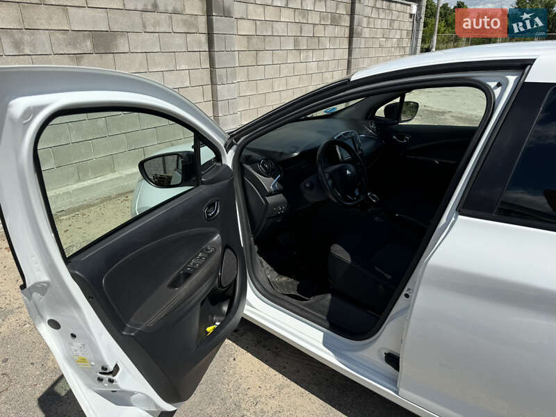 Хэтчбек Renault Zoe 2018 в Сарнах