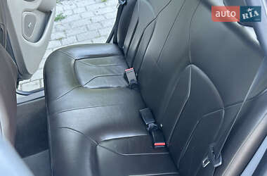 Хетчбек Renault Zoe 2016 в 
