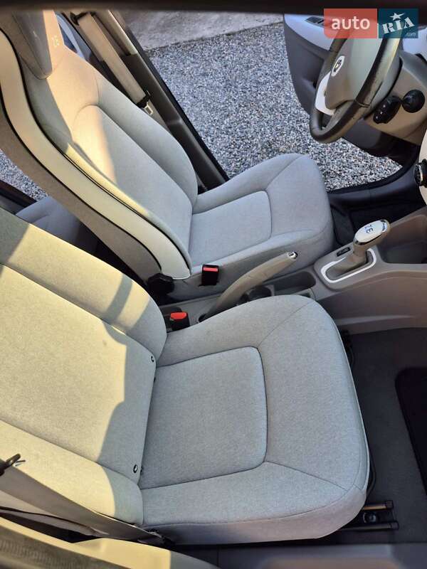 Хетчбек Renault Zoe 2014 в Запоріжжі