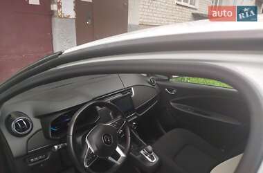 Хэтчбек Renault Zoe 2021 в 