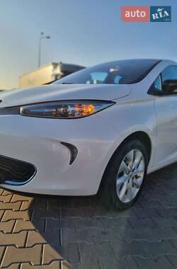 Хэтчбек Renault Zoe 2012 в 