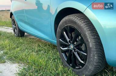 Хэтчбек Renault Zoe 2021 в 