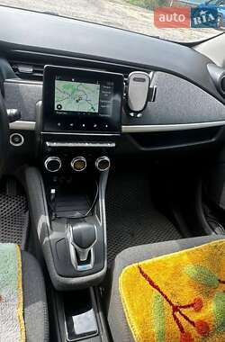 Хэтчбек Renault Zoe 2021 в 