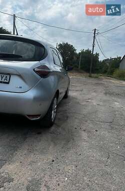 Хэтчбек Renault Zoe 2021 в 