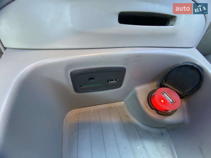 Хэтчбек Renault Zoe 2015 в Ровно фото 20 Хэтчбек Renault Zoe 2015 в Ровно