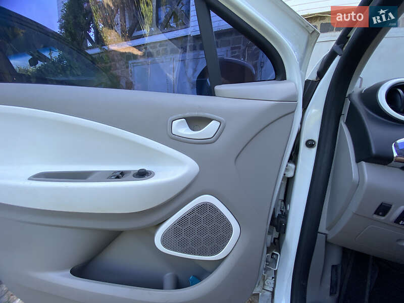 Хэтчбек Renault Zoe 2015 в Ровно фото 25 Хэтчбек Renault Zoe 2015 в Ровно