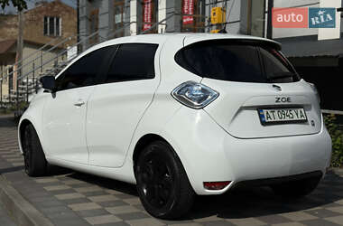 Хэтчбек Renault Zoe 2015 в 