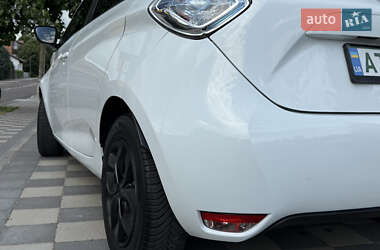 Хэтчбек Renault Zoe 2015 в 