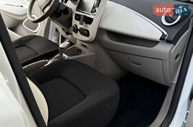 Хэтчбек Renault Zoe 2015 в 