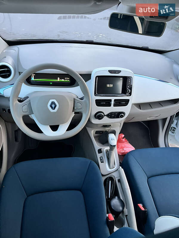 Хэтчбек Renault Zoe 2013 в Дубно