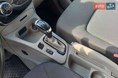 Хэтчбек Renault Zoe 2015 в 