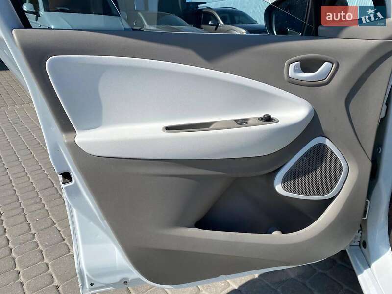 Хэтчбек Renault Zoe 2015 в Львове