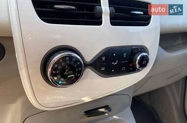 Хэтчбек Renault Zoe 2015 в 