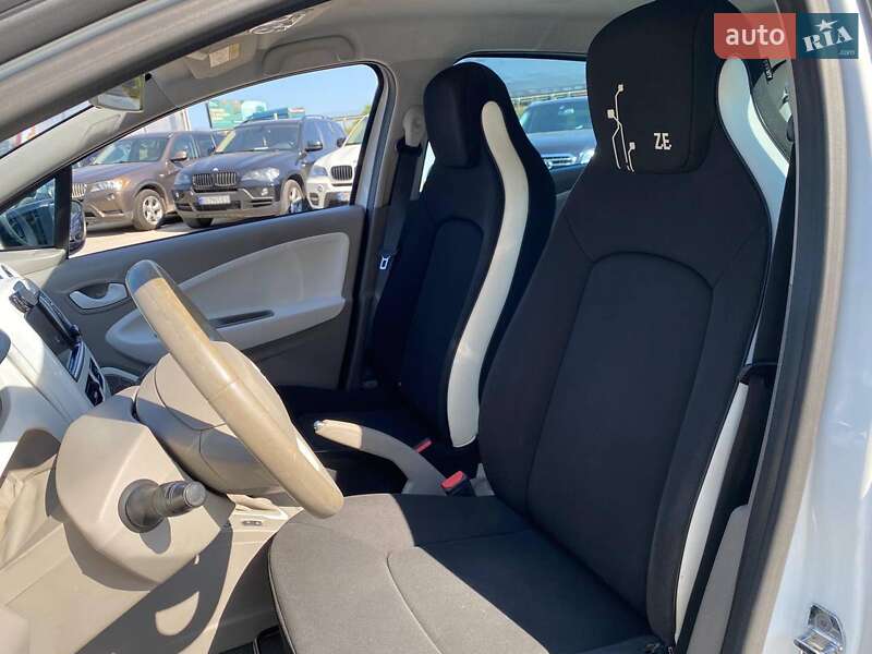 Хэтчбек Renault Zoe 2015 в Львове